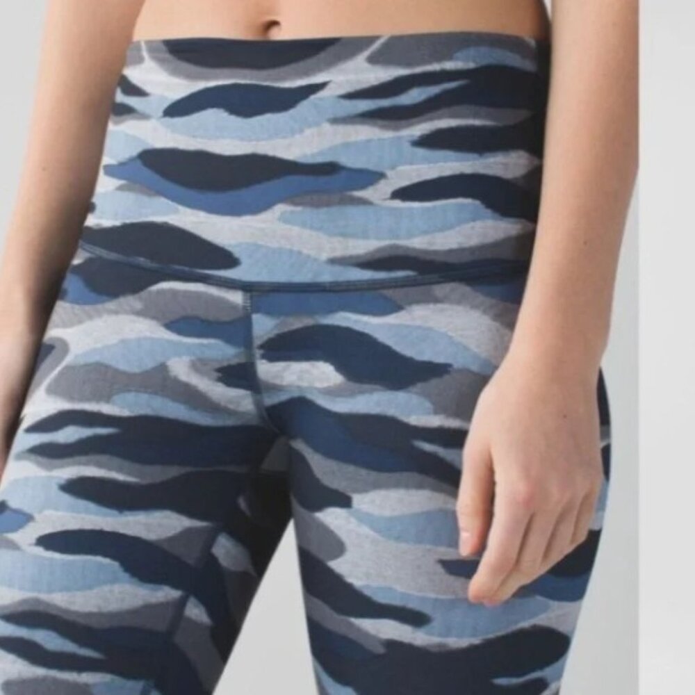 EUC Lululemon Wunder Under Hi-Rise Crop 21" Full-on Luon